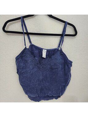 Offline By Aerie Cami Top Size M Blue Floral Embroidered